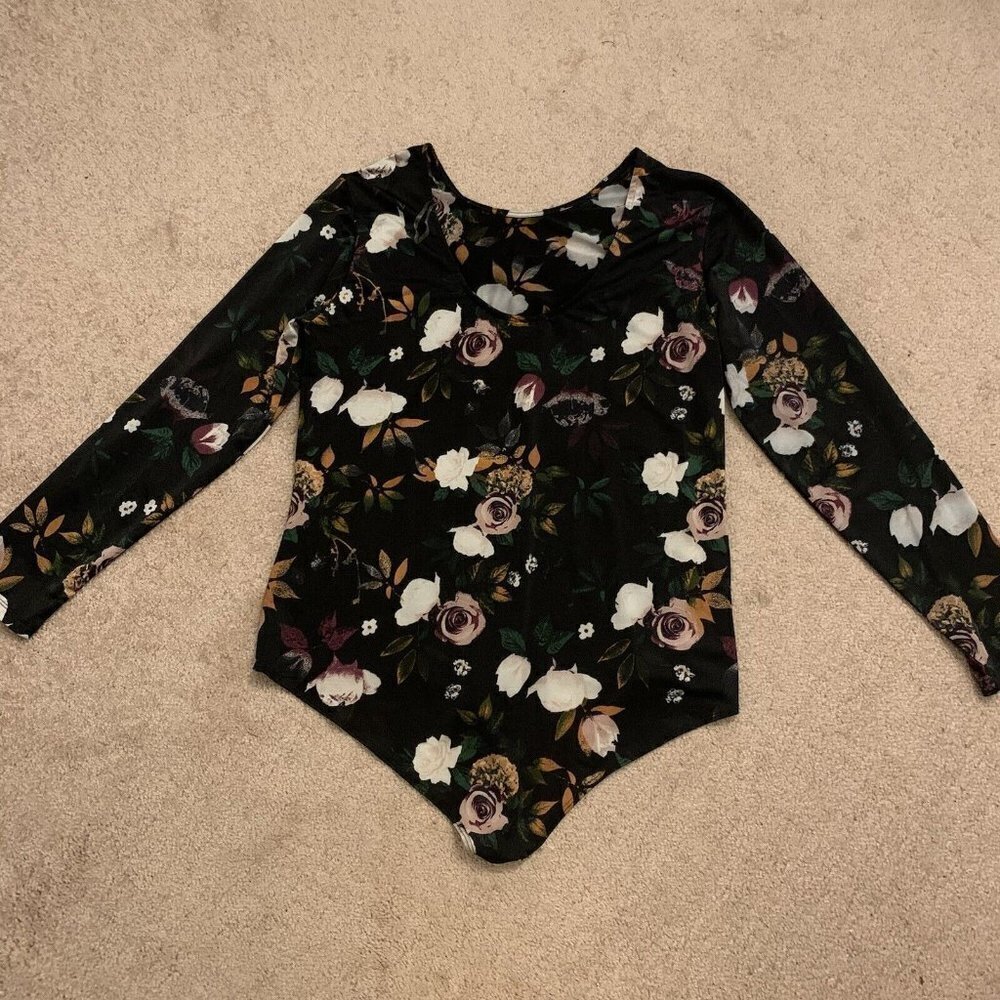 Belle Tweed. Size 1X. Stretch Long Sleeve Body Suit. Round Neck. B89.